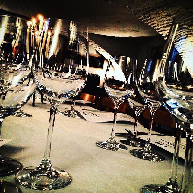 AutumnPriscilla's tweet photo. 🍷👍Who else wants to have a wine party in an authentic wine cellar!?
.
.
.#winetastingclub #winetasting #winestagram #wine #winetastings #winelover #winetastingfun #winetastingtour #winetastingparty #winetastingweekend #winetastingday #winetastingevent #winetime https://t.co/8ChSzfcuoC
