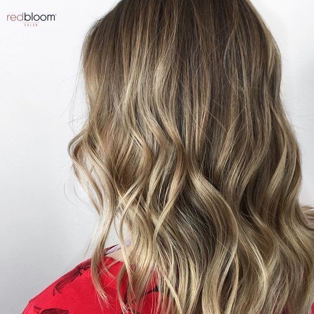 redbloomsalon's tweet photo. Beachy blonde for Lauren 🌊 Hair by intermediate stylist Caleigh @caleighbreenhair
.
.
.
.
.
.
.
.
#caleighredbloom #beachyhair #beachyblonde #hairpainting #balayage #naturalbase #blondehair #coolblonde #blondetones #avedablonde #balayagedandpainted #… https://t.co/PLSRf7hwld https://t.co/8E9V9tAPRU