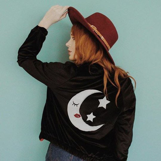 ╰❱❱ ⌠ ⦅ 𝐖𝐈𝐓𝐂𝐇 › ʜᴀʟғ ᴀɴɢᴇʟ ⦆ ⌡

❛She is both, hellfire and holy water.
And the flavor you taste depends on how you treat her.❜

❥—ᴍʏʀᴛʟᴇ sɴᴏᴡ's ғᴀsʜɪᴏɴ ʟᴏᴠᴇʀ.
❥—#ᴀʜsxsᴘɴ﹗ᴀᴜ.

╰ ⊱ ⋮ ❏ ¿rt?