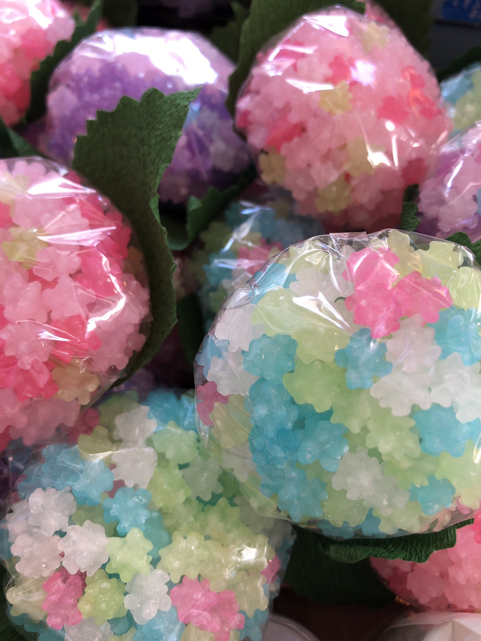 White Lily鎌倉本舗 No Twitter カラフルで可愛い金平糖はいかが 紫陽花モチーフになっているのでお子さんのお土産としても喜ばれます 紫陽花 金平糖 可愛い 鎌倉 長谷 人気 仏ラー お魚サンダル オリジナルグッズ T Co 38mmualmwo Twitter