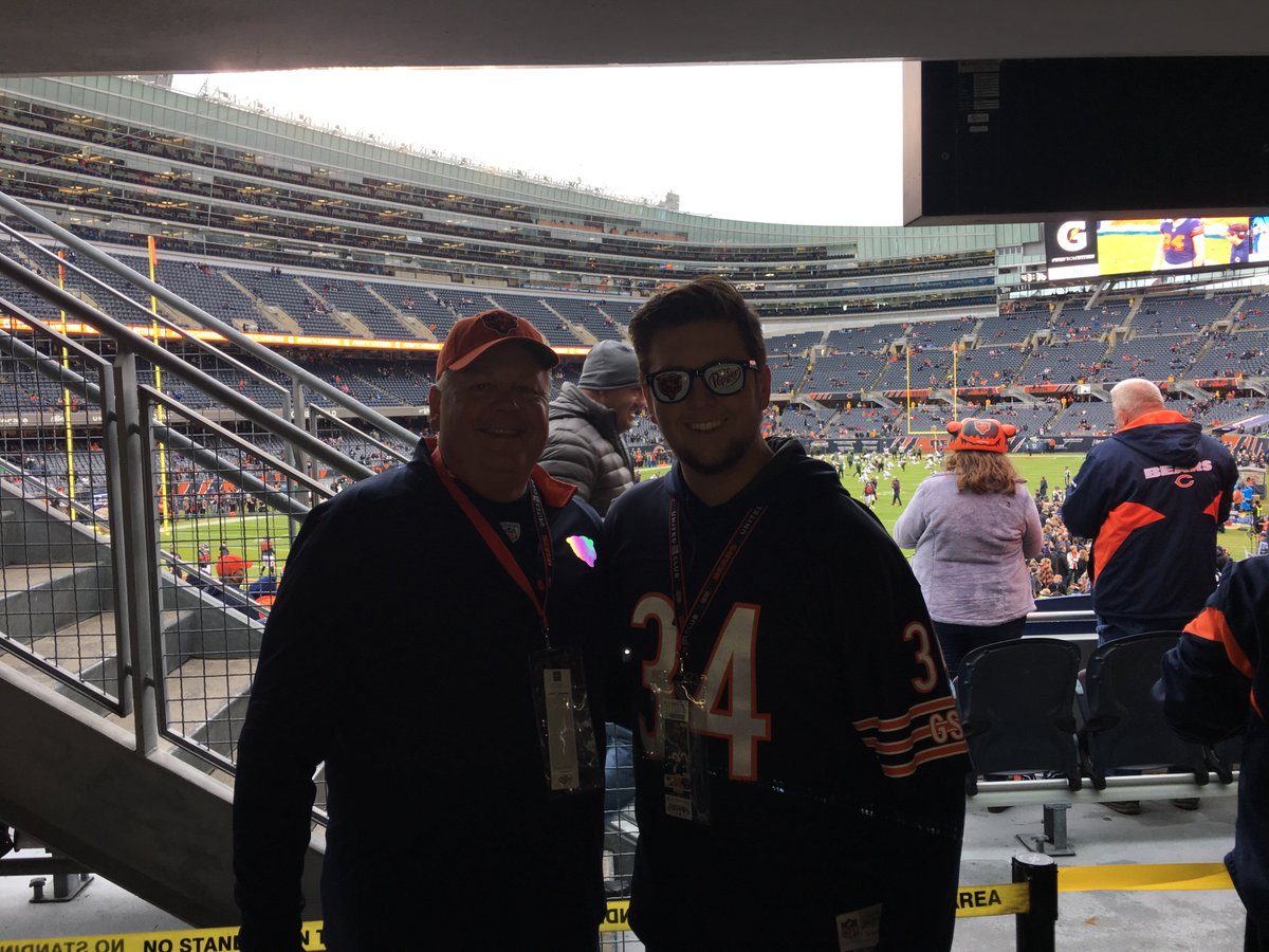 Thank you @erickson5of6 for a fantastic tailgating experience and inviting us to a #BearsWin.  #BearsLair
@JoshBridges13 & @Ethanbridges34 had a blast with @ian_erickson18 
We even flew the NorthStar Flag!