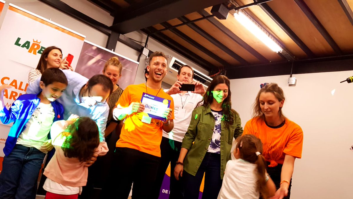 swrosario_'s tweet photo. El Jurado ya deliberó y tenemos a los ganadores de esta edición especial #IndustriasCreativas de #StartupWeekend #Rosario 2018! 🙌🍊🚀
🥇1er Puesto: Búhos
🥈2do Puesto: Somos Familia
🥉3er Puesto: Approval
🎖Mención especial para: Creatividad Aumentada
#SWR2018 #SWRNaranja https://t.co/JC8XZtKI9Z