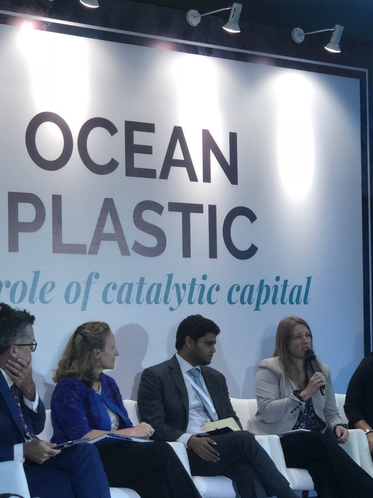 AprilHCrow's tweet photo. @JambeckResearch @CirculateCap advisor and leading academic on the #oceanplastic issue from @UGA_Engineering @UGANewMaterials speaks to on the ground needs in the leaking countries #OurOcean2018 https://t.co/GXGseFKwb1