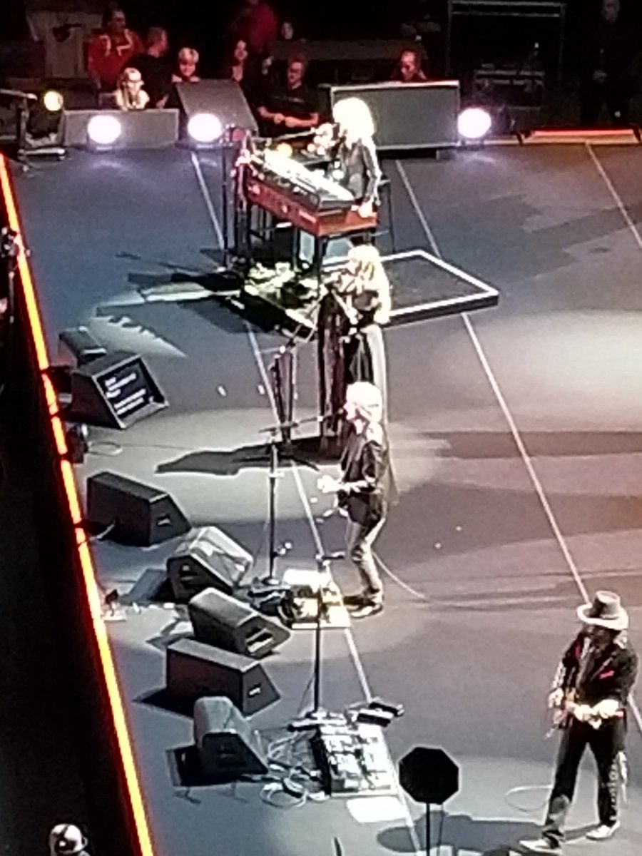 tigertwit221's tweet image. #fleetwoodmac at Fiserv Forum