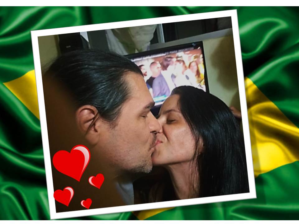 TocdeAmor's tweet photo. O amor venceu!!!! #MudaBrasil17 #BolsonaroPresidente 🇧🇷😍❤️👉😎1⃣7⃣🇧🇷 @PSVERMELHO @jairbolsonaro @FlavioBolsonaro @BolsonaroSP @CarlosBolsonaro @lobaoeletrico @roxmo @moura_101 @JanainaDoBrasil https://t.co/16ymLIlyuZ