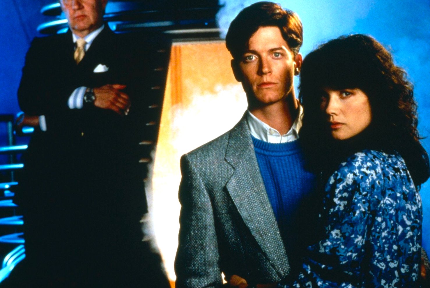 Hanging with her Fly Guy!

HL wishes a VERY Happy Birthday to Daphne Zuniga. (Martyn) 