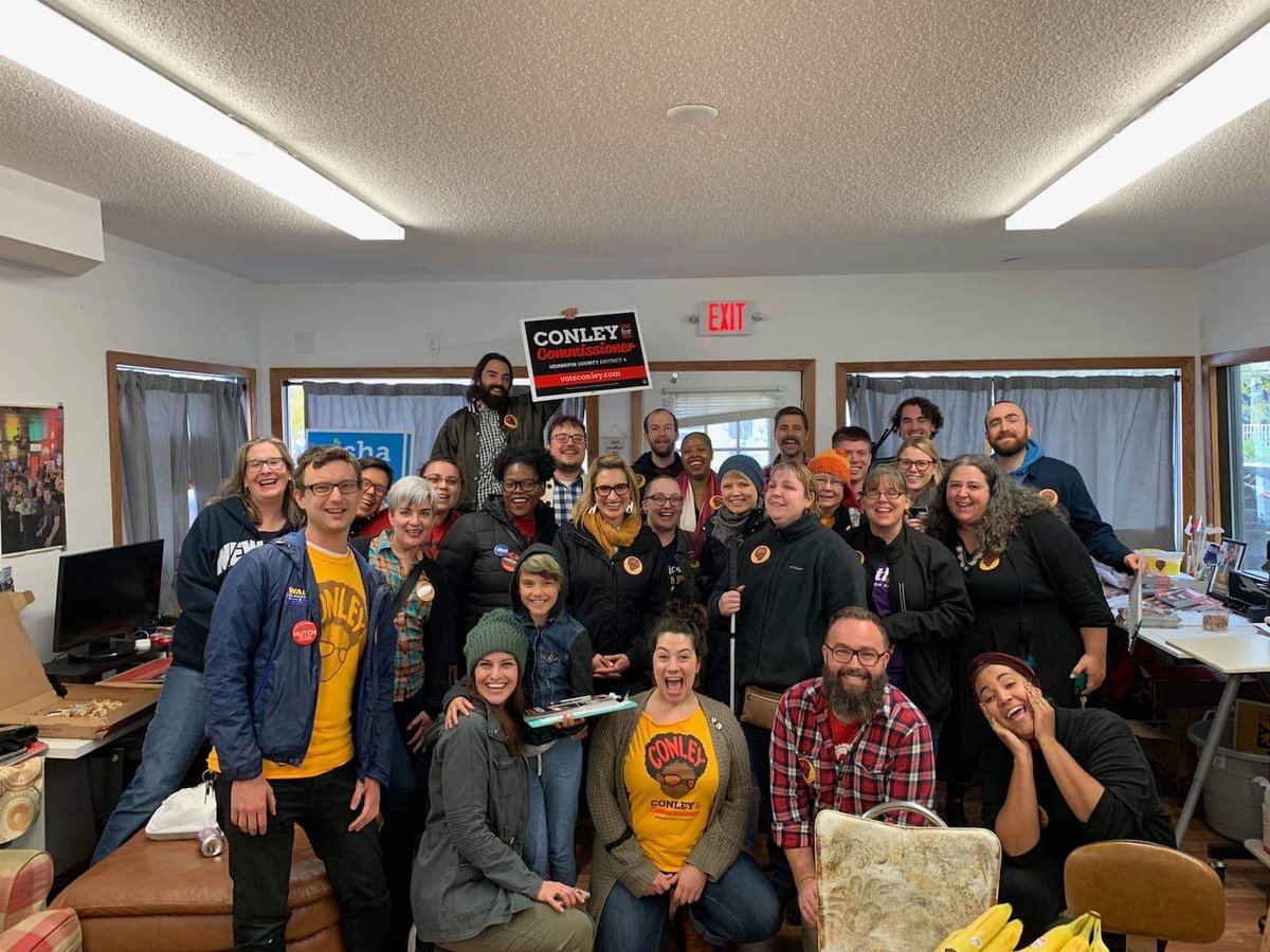 voteconley's tweet photo. All weekend we hit thousands of doors and talked to hundreds of voters about the magnitude of these local county races. We are an issue-based, community-led campaign. We're in the final stretch, let's bring it home! #GOTV #VoteConley #MNVotes #Hennepin https://t.co/Z3uBLTZDdp