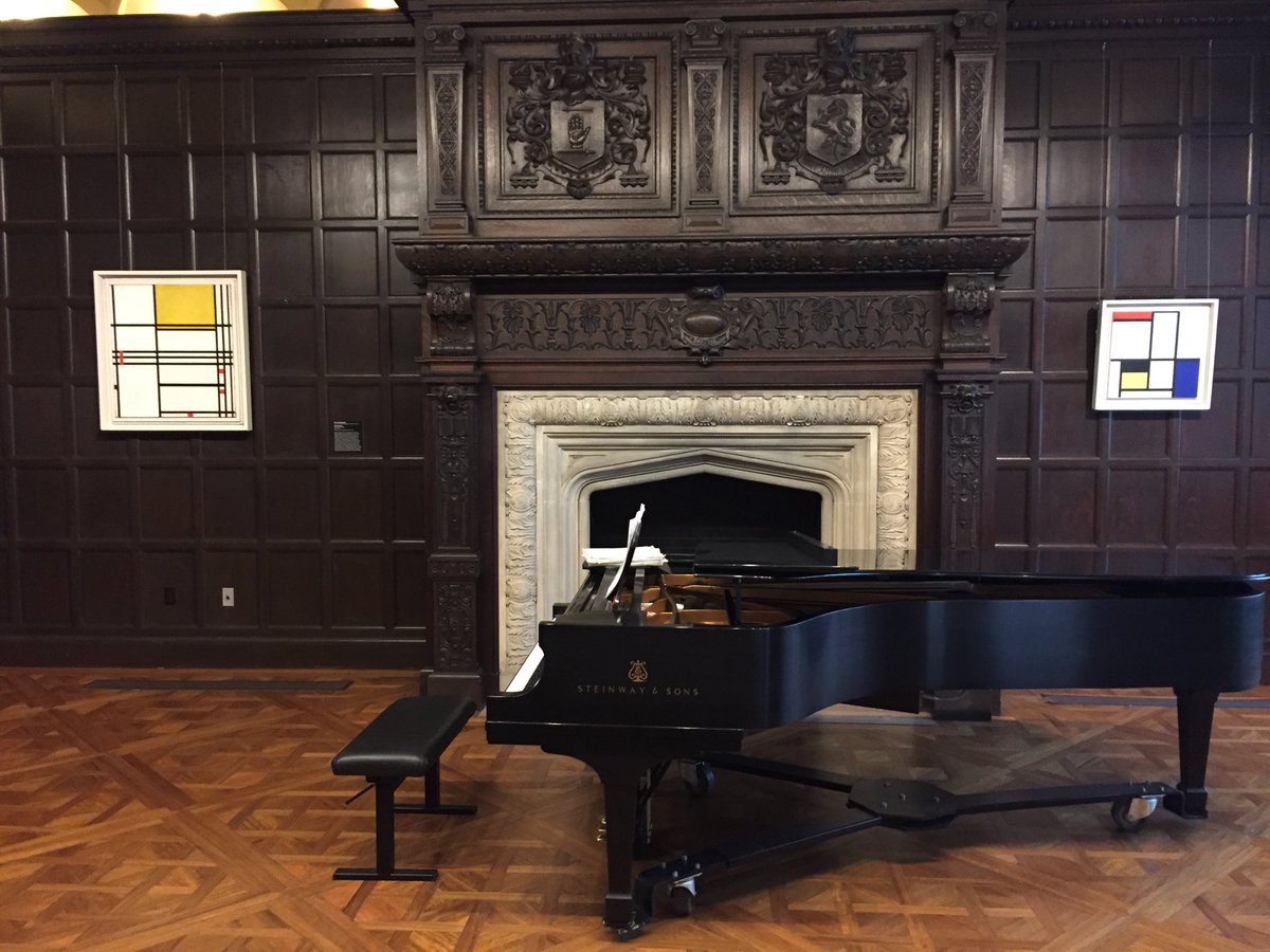juliusdrake's tweet photo. Still life with Mondrians...
⁦@PhillipsCo⁩ #WashingtonDC ⁦#HolgerFalk #Schubert #Eisler #Poulenc #Satie https://t.co/LLFlqsh65m
