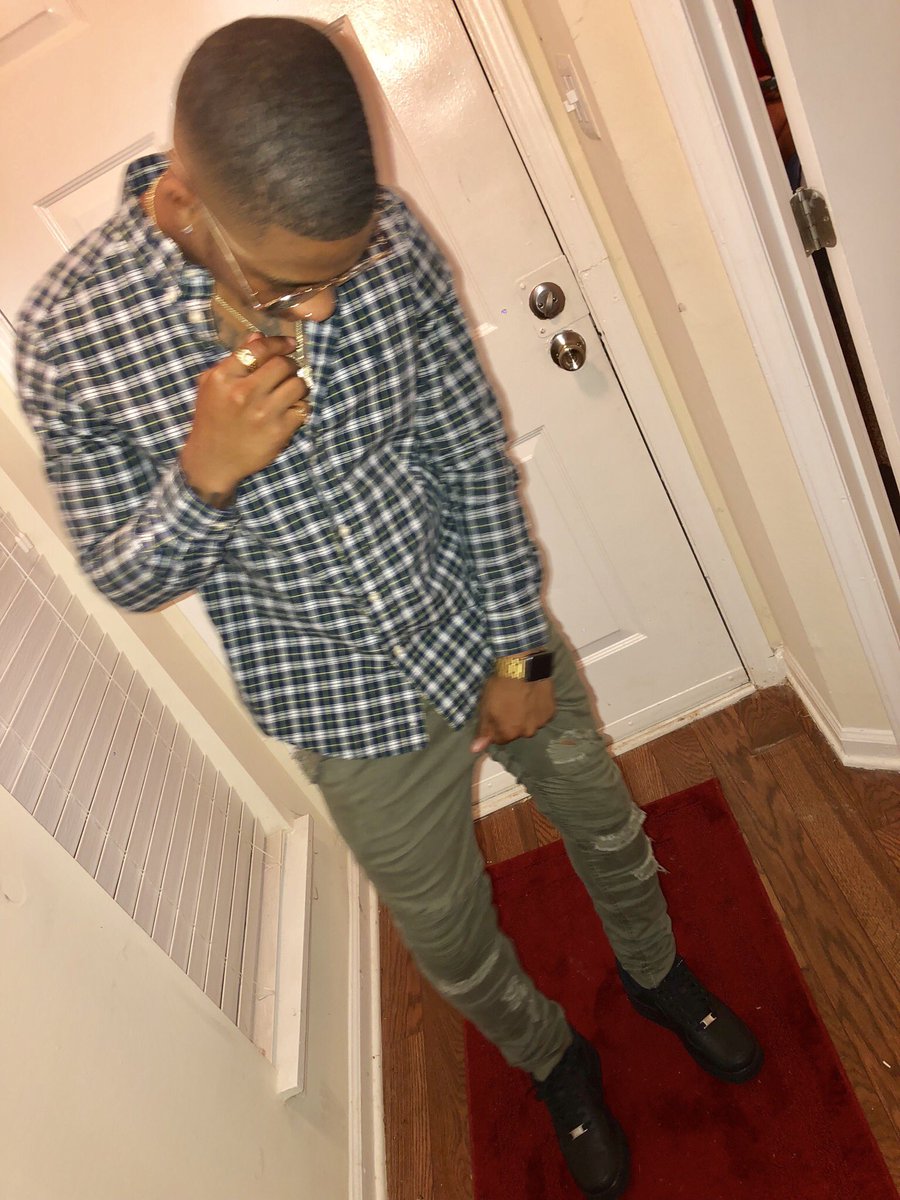 DJDrizzy_'s tweet image. #HOCO2k18 🐍