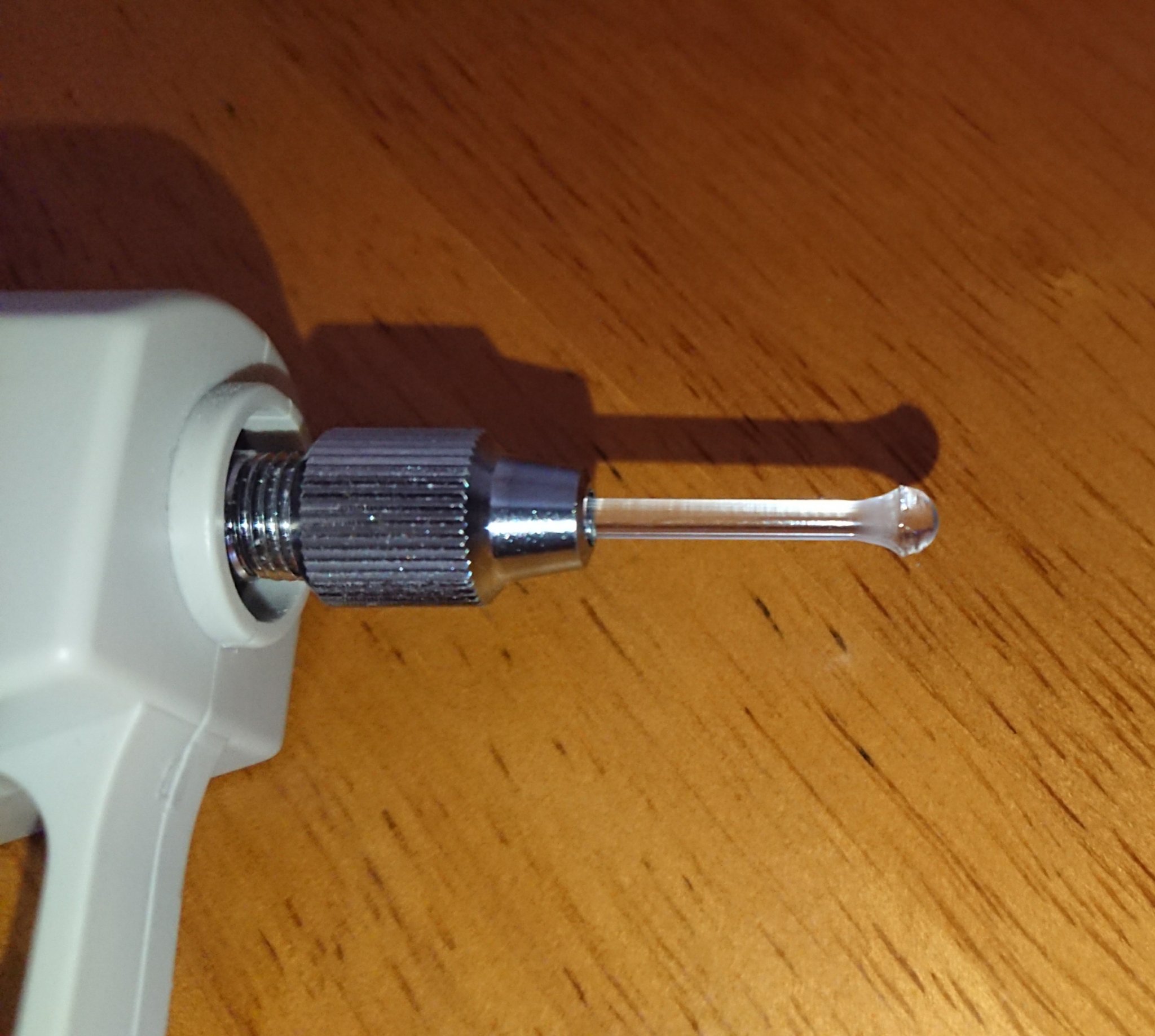 Twitter 上的 K 模型製作のお役に立てば もうほとんど使われないと思いますが プラ棒やランナーを回転させながらライターで炙ると丸パーツが作れます 精度的にはイマイチ 昔はこの方法でクリアランナーを炙ってモノアイなんかを製作していたらしいです T Co