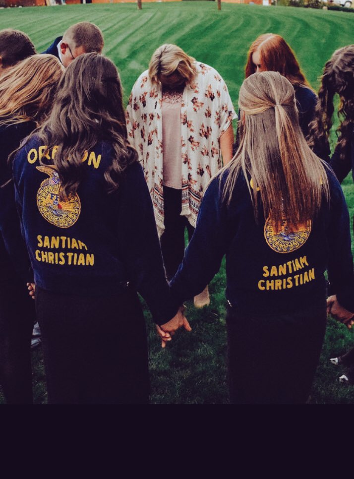 Davis_Girls's tweet photo. Happiest of birthday to this rockstar of a best friend! From countless FFA events, Hannah Montana jam sesh’s, late dutch runs, boy talks, livestock shows to our prayer time ,  laughter &amp; inside jokes! I love you G Krahn. I’m proud to call you my best friend 💋✨ https://t.co/8T7i3BJCm9