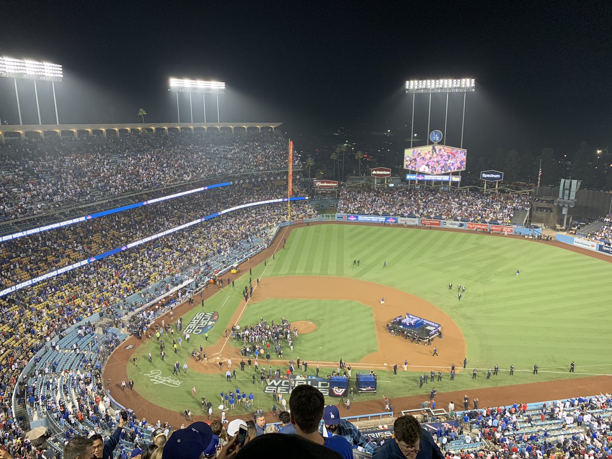 sarina's tweet photo. Just saw a Dodgers fan crying... #ByeBaseball #SeeYouNextYear https://t.co/R7kWMgcC1A