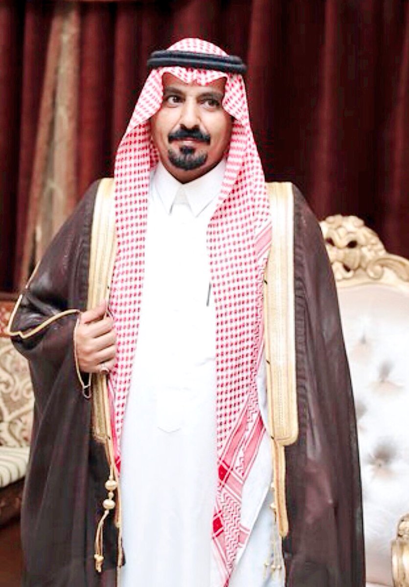 #بيت_لشخص_يستحقه 

والله اني لا لمحّت عيني القرمٍ شجاع 
تطمئن النفس وتعيش في رغد وهنى

#الشيخ دغيم بن محمد بن هدباء