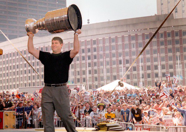 Looking for a specific photo of Ray Bourque with the Stanley cup : r/ ColoradoAvalanche