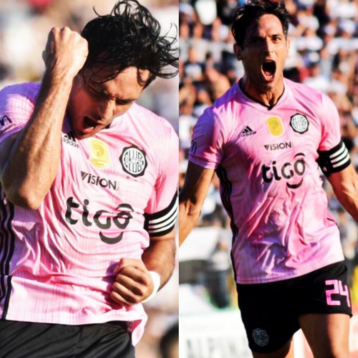 InvictosSomos's tweet photo. Hoy, en el campeonato paraguayo, Olimpia venció 1-4 al Deportivo Capiatá. Los 4 goles fueron del histórico Roque Santa Cruz, de 37 años de edad. Firmó un PÓKER en un lapso de 43 minutos.

✓ Minuto 03. GOL.
✓ Minuto 24. GOL.
✓ Minuto 38. GOL.
✓ Minuto 46. GOL. https://t.co/Kq5tQTiPgd