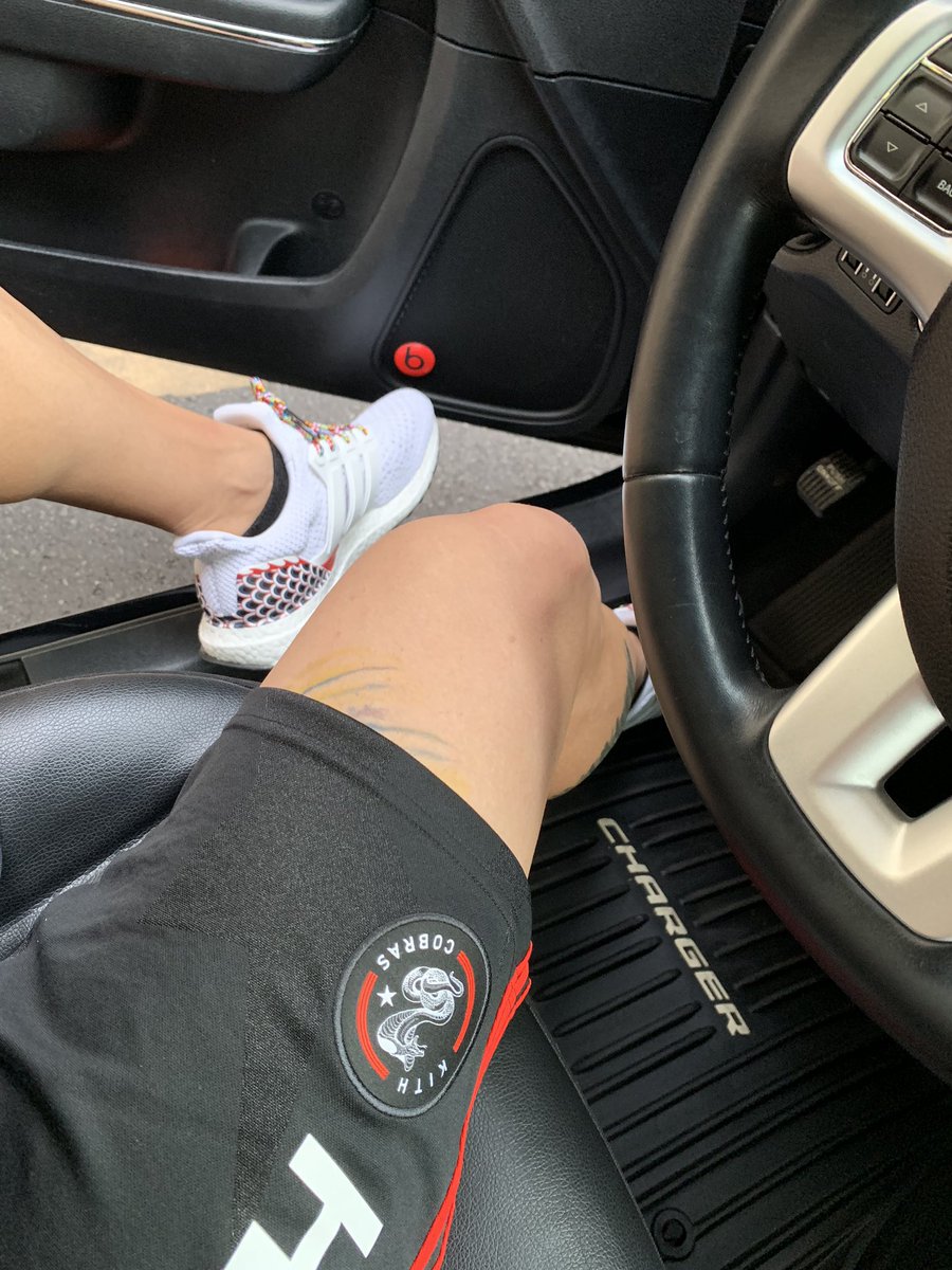 Islandsnkrs's tweet photo. Cobras & Dragons π π #adidasultraboost #ultraboostclima #chinesedragonboatfestival #chinaexclusive #dopesneakers #kithcobras #KITH #kithxadidassoccer https://t.co/VzHmpLDm2U