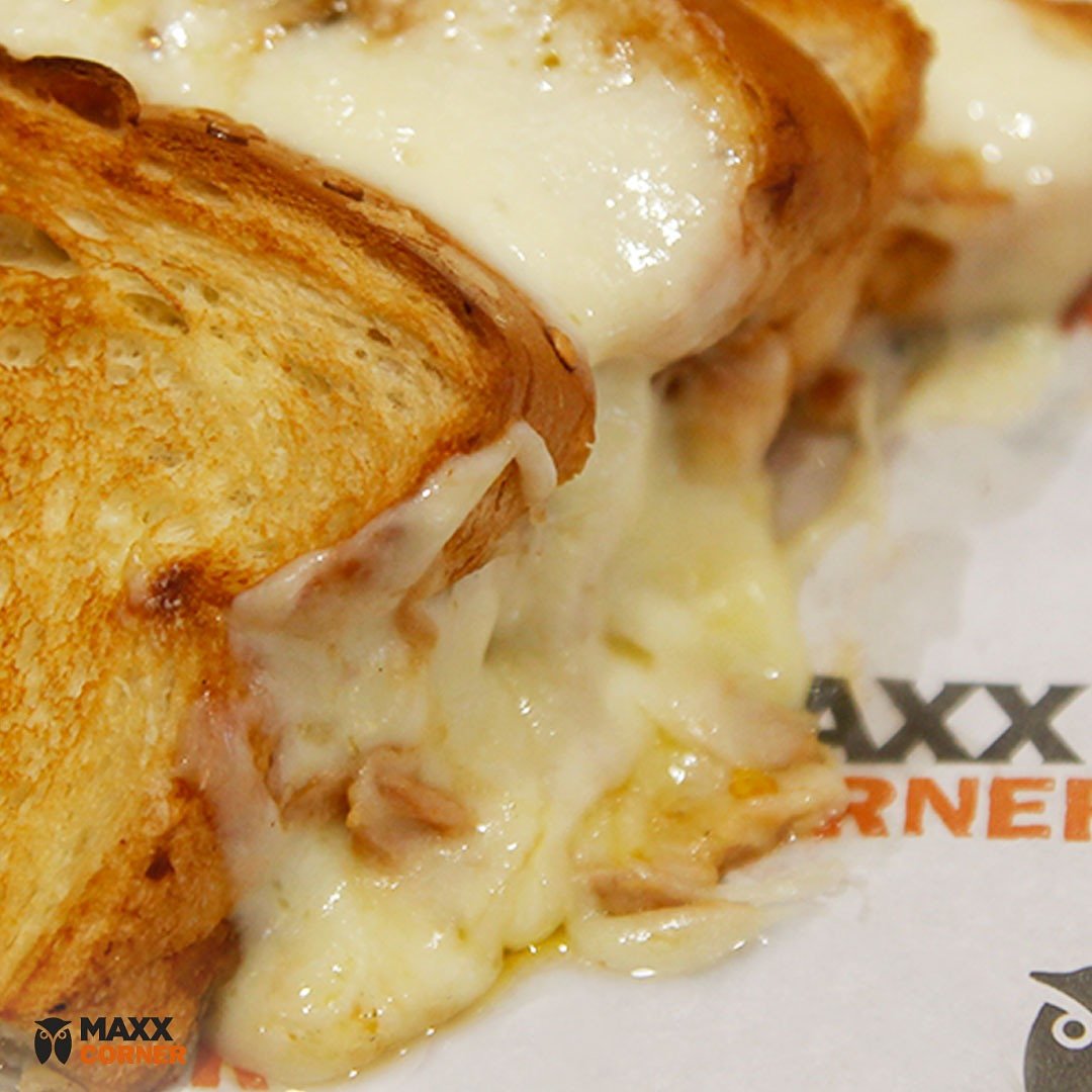 idmaxxcorner's tweet photo. What mondays should be! Treat your self with our Fun-toastic menu! Untuk energi di hari Senin yang hectic, menyantap roti panggang di Maxx Corner udah paling tepat! Langsung mampir ya, Corner Buddies! π
-
#MAXXCorner #Cornerbuddies #CornerMenu #mondaymood #breakfast #brunch https://t.co/FtWE9c1Fas
