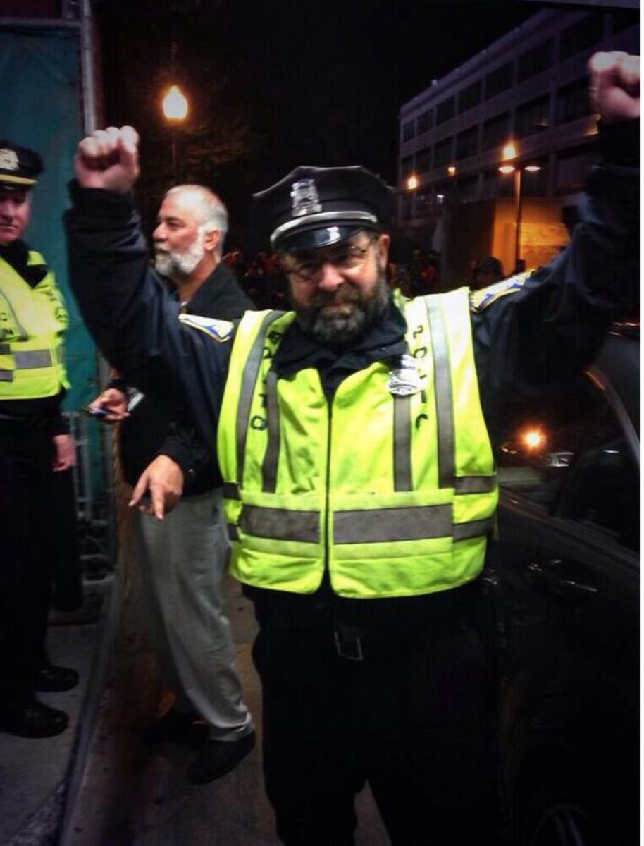 BostonPoliceRA's tweet photo. V for VICTORY!! It’s been a great ride!!
#bullpencop @RedSox #BeSafe #BlueFamily https://t.co/QpPV25iu5m