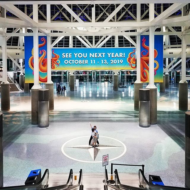 GiveWuas's tweet image. Thanks for an amazing LA Comic Con this year! We have official shut the place down.
.
.
.
.
.
#comcconla 🐙
#LAComicCon #LAComicCon18 #comiccon18 #comiccon #imastar #starthecow @comicconla #cosplay #makingwishes #childhoodcancer #charity ift.tt/2qhUrk8