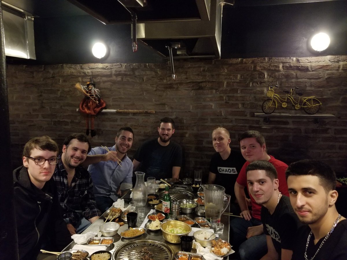 That's a wrap on #TwitchCon2018 for us.

Enjoying some great KBBQ and celebrating together as a team to round the it all out. Stay safe tonight everyone!
#createchaos