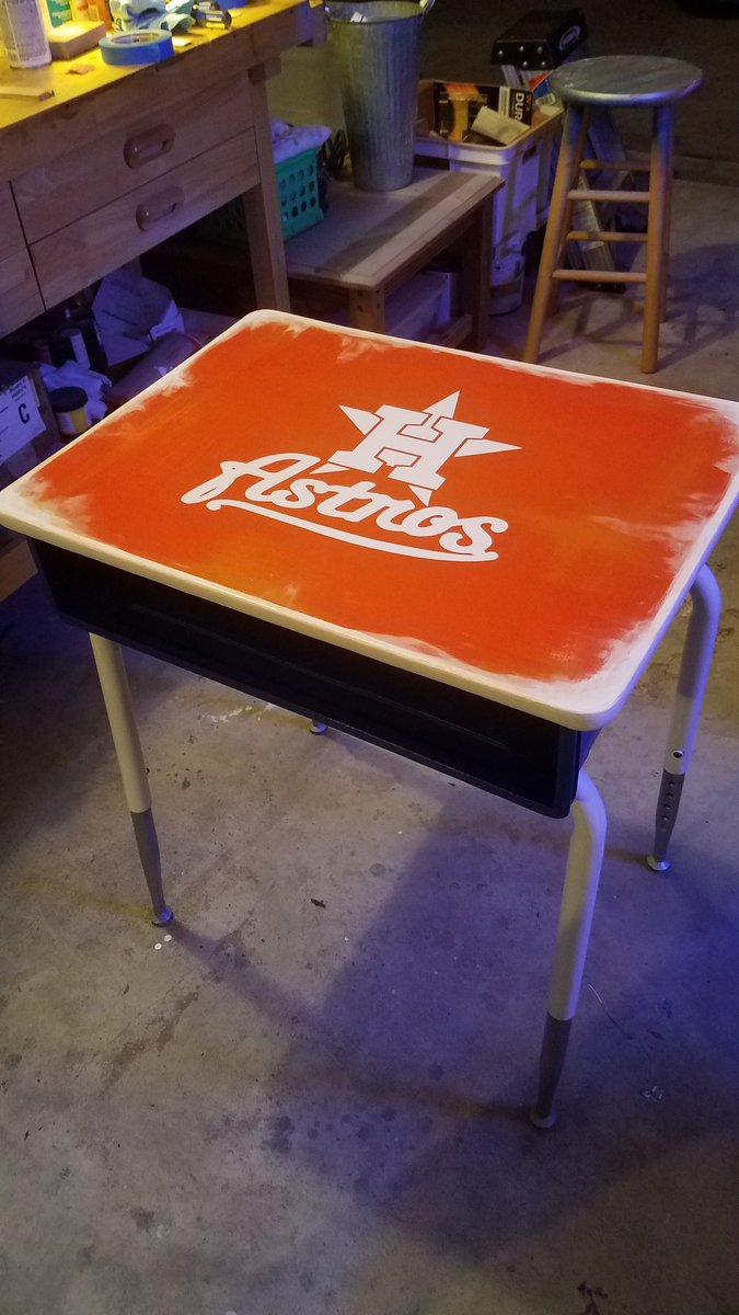 artsteamteacher's tweet photo. @CME_Tigers #CMEoutclass When teachers have to stay up late to finish their homework! Sneak peek at the best auction item EVER! https://t.co/J3rNm8U2RP