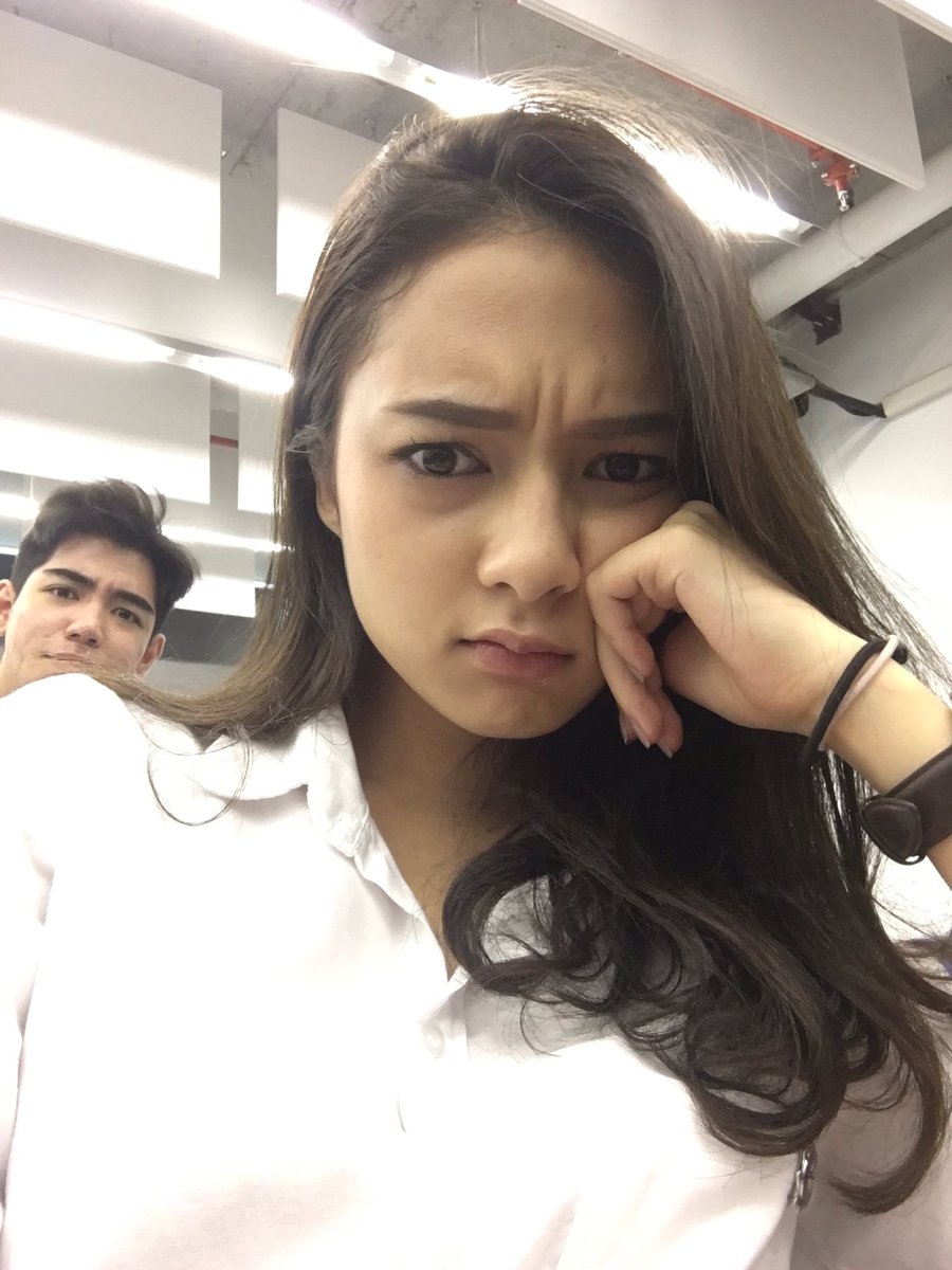 สอบจุกๆ จะอ้วกละฮะ🤪
คนข้างหลังเค้าเป็นอะไรอะ😂😂😂
#puenstories