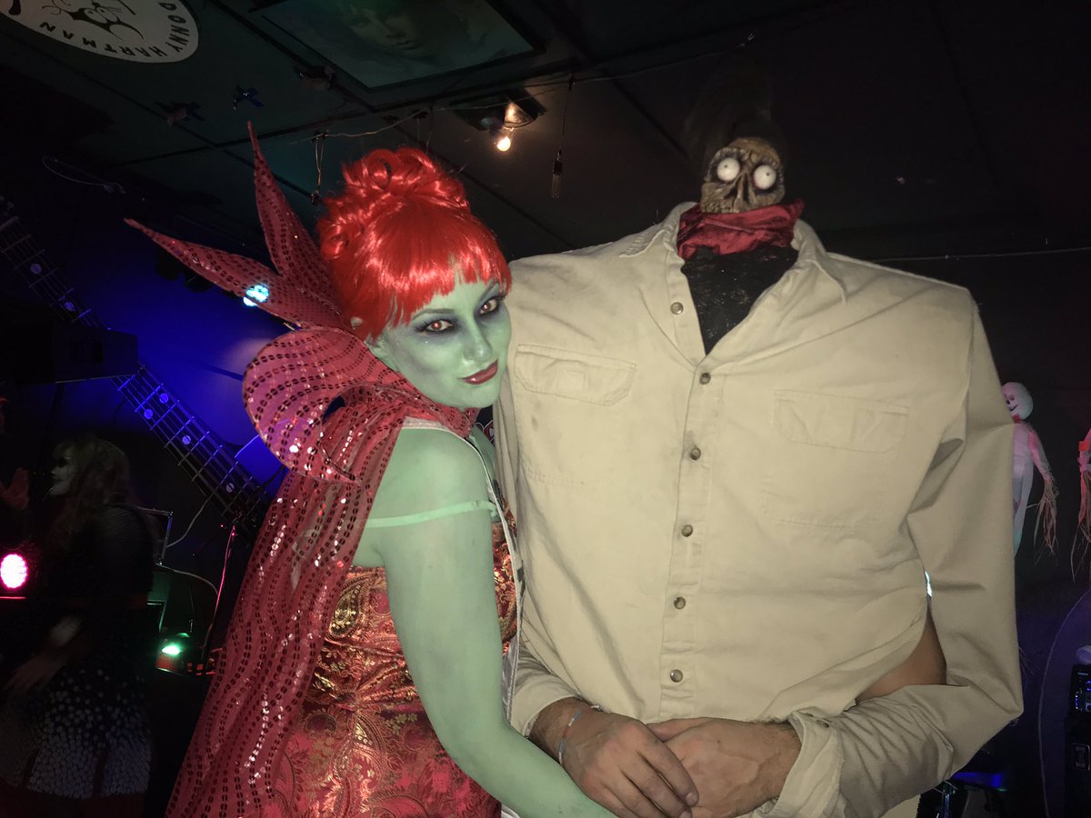 4BrettMitchell's tweet photo. We are nerds who get carried away every year 👻🎃.  #SpruceLee #StevenSeagull #Halloween https://t.co/omDZVZprOk