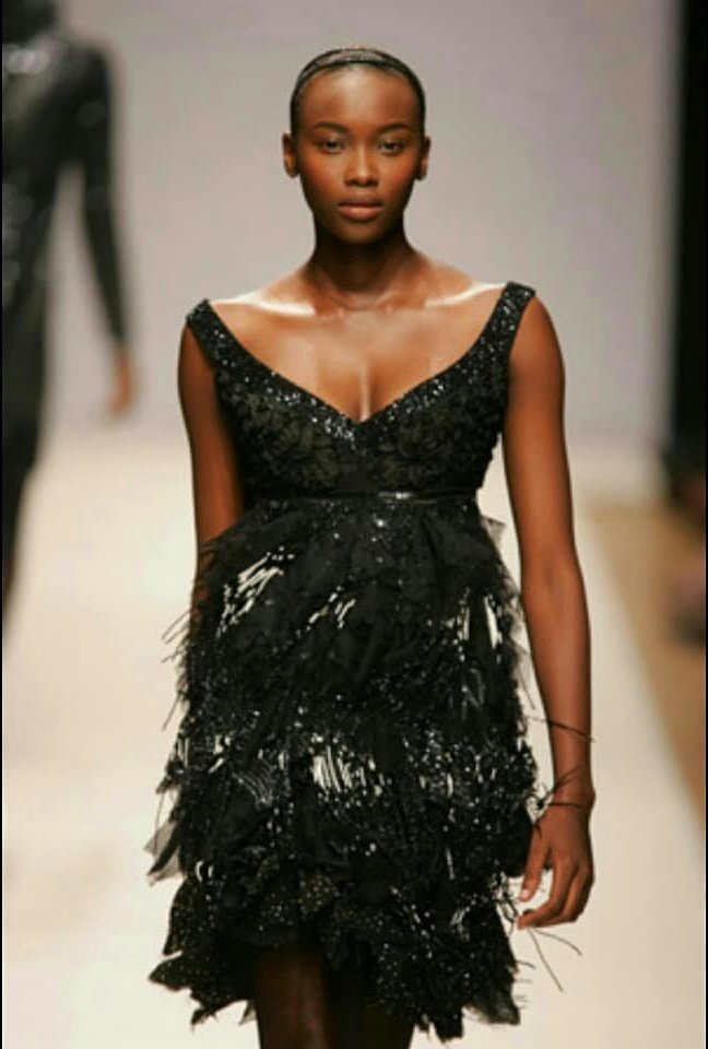 leratommoloi's tweet photo. :the world's your runway, so strut with more sway!⚫⚪ #ModelCitizenMonday #MissMoloi👑🐼 https://t.co/85NOUBWscs