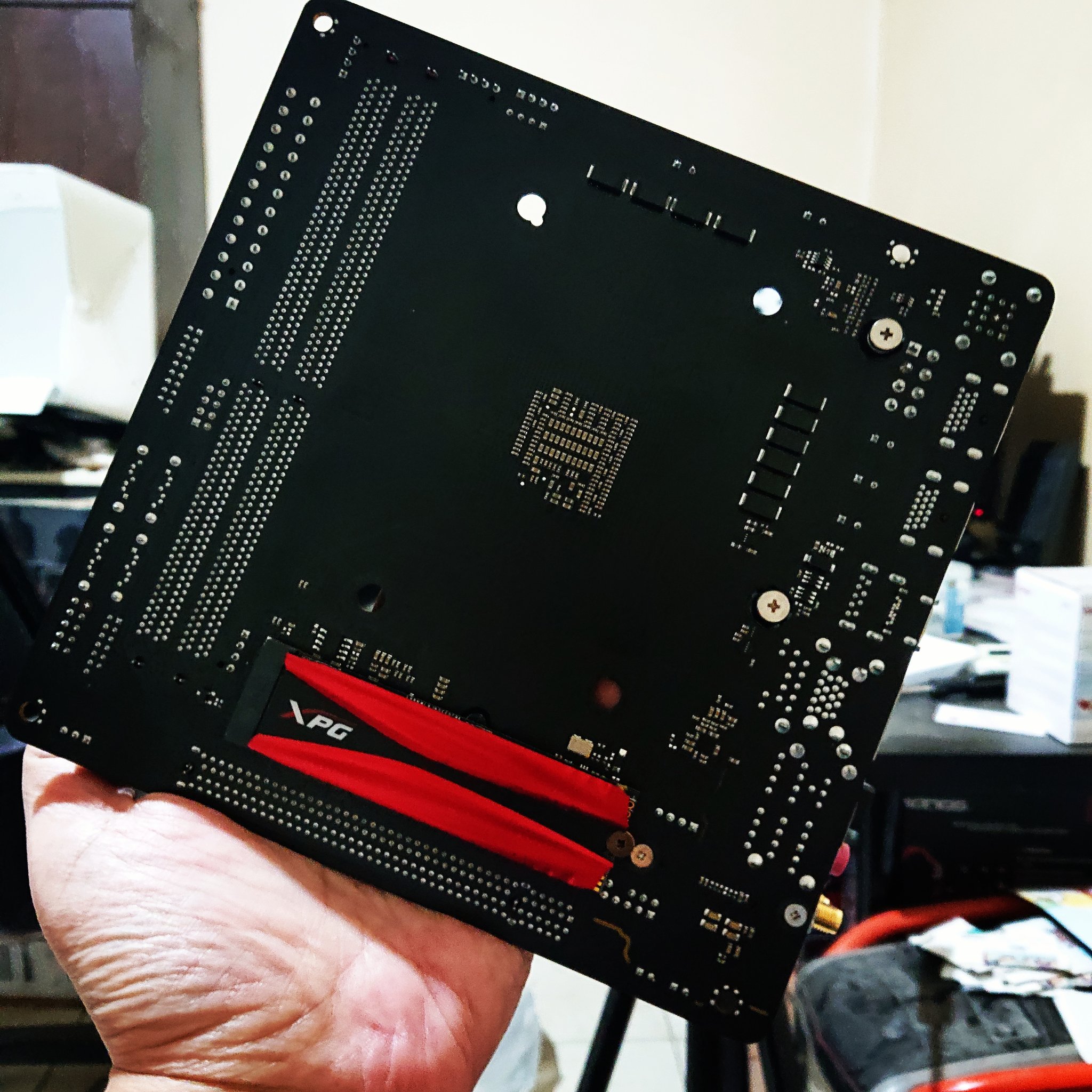 Mohammad Ramzy on Twitter: "There a room for #NVMe #SSD on the back. #ASRock Fatal1ty AB350 Gaming-ITX/AC #PCMasterRace #Gaming #PC #ITX #MiniITX #AMD https://t.co/6VNcLuXOFp" / Twitter