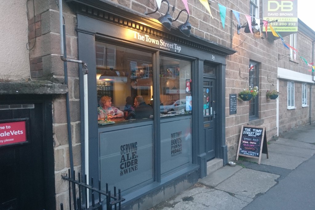 travelsbyadam's tweet photo. As a huge supporter of micropubs I was more than delighted when, in 2016, a new small watering hole would open up in my old home village of Duffield in Derbyshire – naturally I just had to pay a visit to @townstreettap 
https://t.co/631msOC4qZ

#realale #micropub https://t.co/IsxYxjK3cn