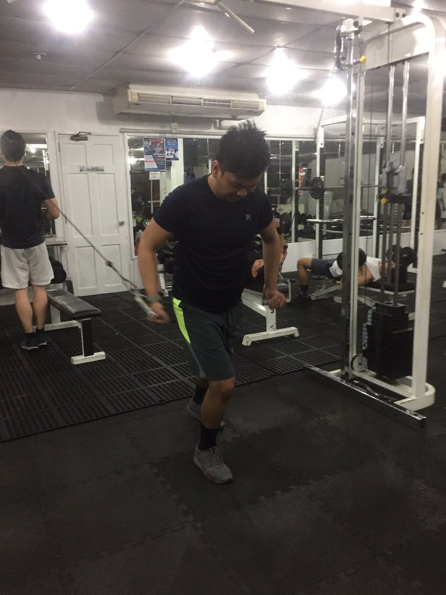 ajdotmnl's tweet photo. Spending hours and hours at the gym to lend a hand. He’s my 8th trainee for the year. #Basic101 https://t.co/unQ510J76f