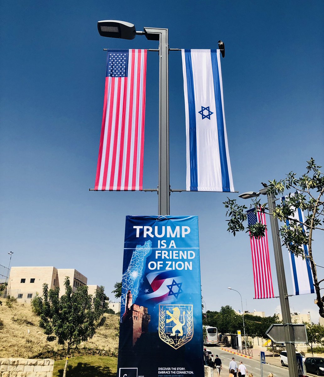 LauraLoomer's tweet photo. Dear @realDonaldTrump, 

I’m so sorry the lying left wing media is blaming you for the shooting when the shooter himself said he hated you.

As one of your female Jewish supporters, I just want to let you know the Jewish community loves you, both here in America &amp; Israel. 🔯🇺🇸 🇮🇱 https://t.co/86A0h9jCdx