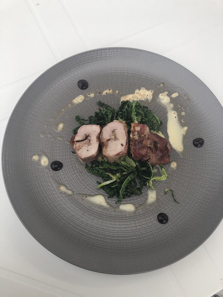 <a href="/mervchef/">mervyn steenson</a> from <a href="/GrouchoRichhill/">GrouchosOnTheSquare</a> at <a href="/RichAppleFayre/">Richhill Apple Fayre</a> on Saturday cooking a stunning pork dish using <a href="/ballyliskarmagh/">BallyliskofArmagh</a> 🧀🎊😍#tastethegreatness #tasteofulster