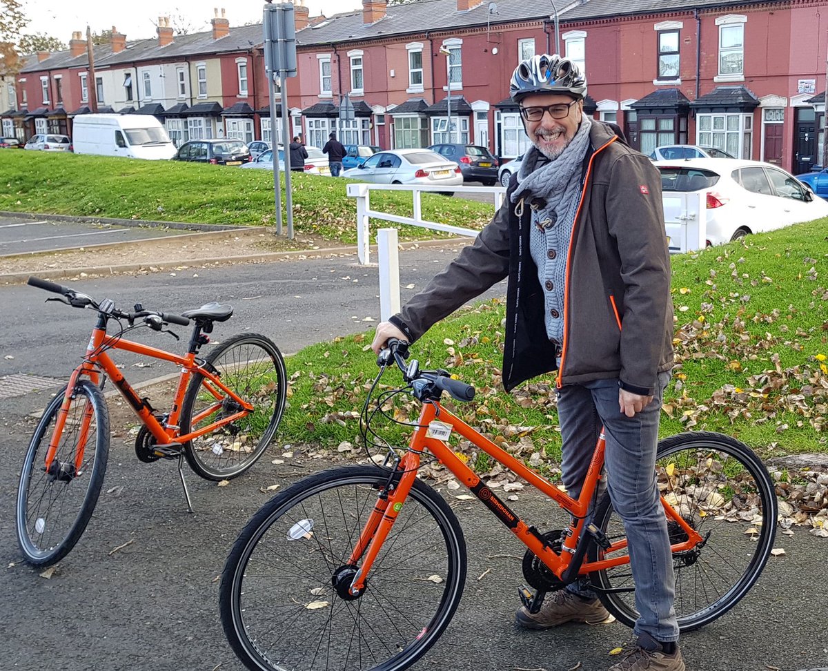 The University of Sheffield participated in the Birmingham Hackathon. Here's Professor Ciravegna with one of the Big Birmingham Bikes that are tracked by SETA technology. Thanks to Birmingham CC for making SETA part of this inspiring initiative that's changing people's lives.