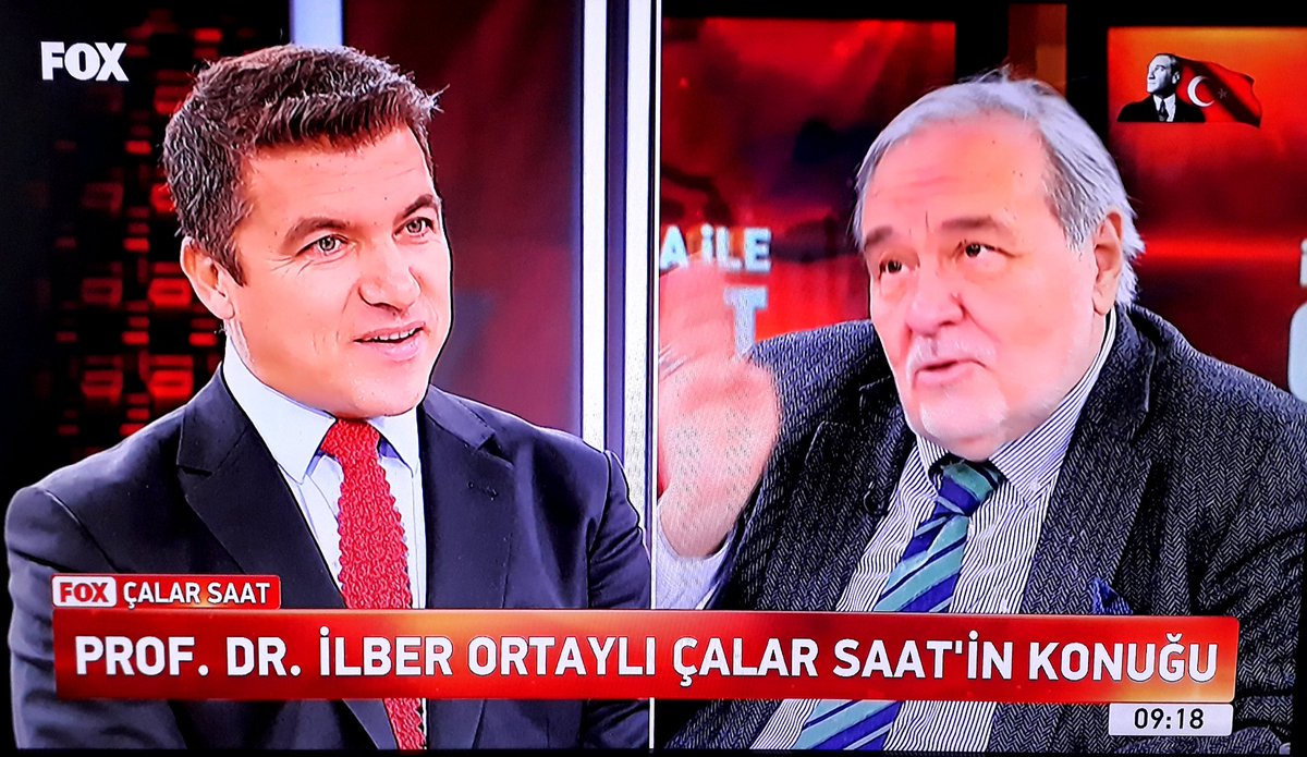 manizm01's tweet photo. #İlberOrtaylı hocamız, #Çalarsaat'de; (kameraya yaklaşrk "Türkiye etnik bazda çok kimlikli bir yapıya dönüşmelidir" diyen Küçükkaya'nın konuğu); #Osmanlı'nın zarafetinden bahsedyr. Avrupalı bile hayranmş. Lüks, içindeki Hanedanlık; önce Asyadan #Manist gelen #Türkhalkı'nı kullndı https://t.co/DnNXgHKV77