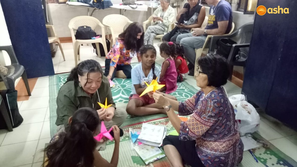 AshaSociety's tweet photo. Asha’s Tigri slum community centre turned into a happy playground with veritable bedlam of chirruping produced by the tiny tots and the team of eight from the United States (USA) for about a week.

Read the full story here 👉 https://t.co/dxxTLBigee…/
#Ashasociety https://t.co/XkBDG2HUqU
