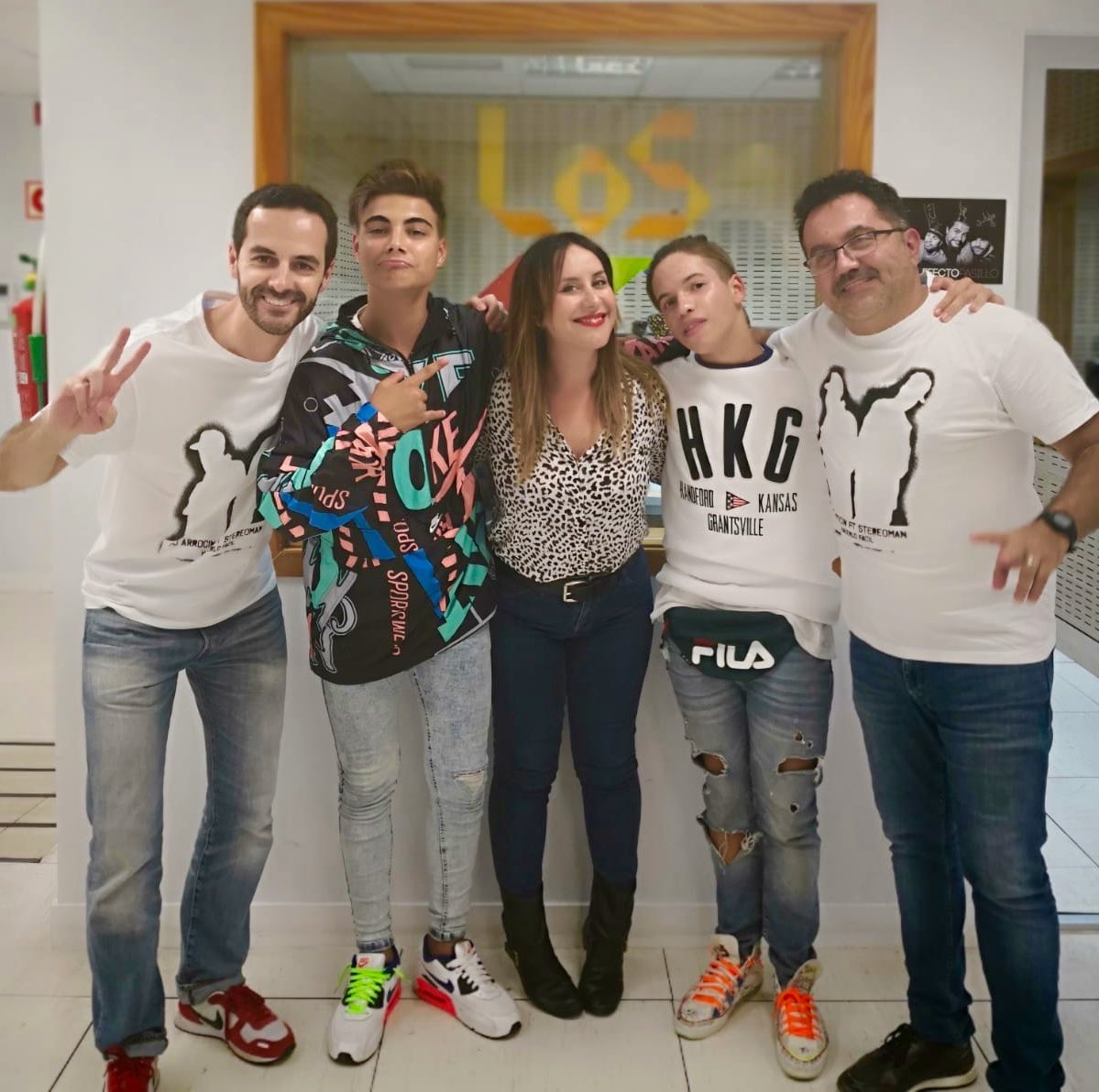 vanadiss_es's tweet photo. Que bien lo pasaron ayer @YeiyDey en @Los40 Canarias @click_roll presentando su nuevo tema #dimeque junto a @lennis_ro gracias equipazo!! https://t.co/PbfABBBaem