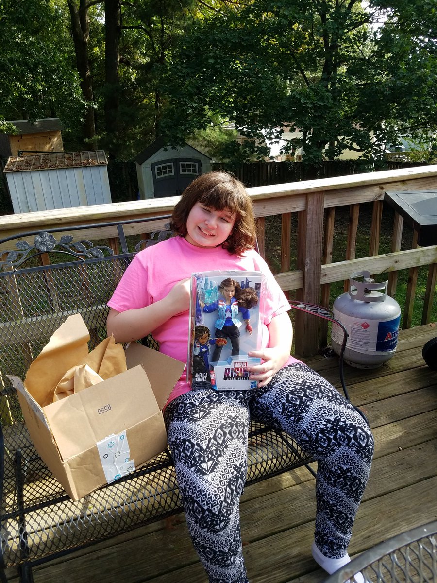 Mommy2FiveKidz's tweet photo. Fast Action America Chavez, she keeps you busy, and making my daughter happy. She is amazing and has the name America Chavez what better name then that. Very well made durable doll. Definitely addinf to our collevtion #MarvelRising #MarvelRisingPack #Sponsored https://t.co/BF5d5HDon8