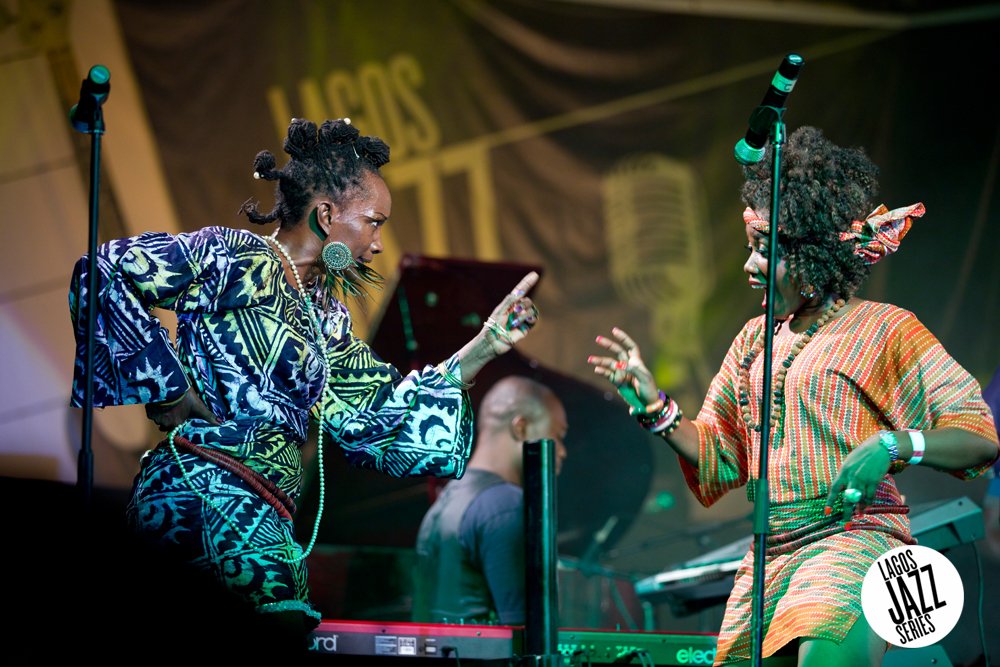 LagosJazzSeries's tweet photo. Moments from Lagos Jazz Series. #ljs #lagosjazzseries #lagos #jazz

Latoya Aduke Ekemode, wife of Afro-Beat music legend Orlando Julius, is a songwriter, dancer and singer. She is a 57-year-old African-American born in Chicago and has toured alongside Orlando across the world. https://t.co/73sW7RT94X