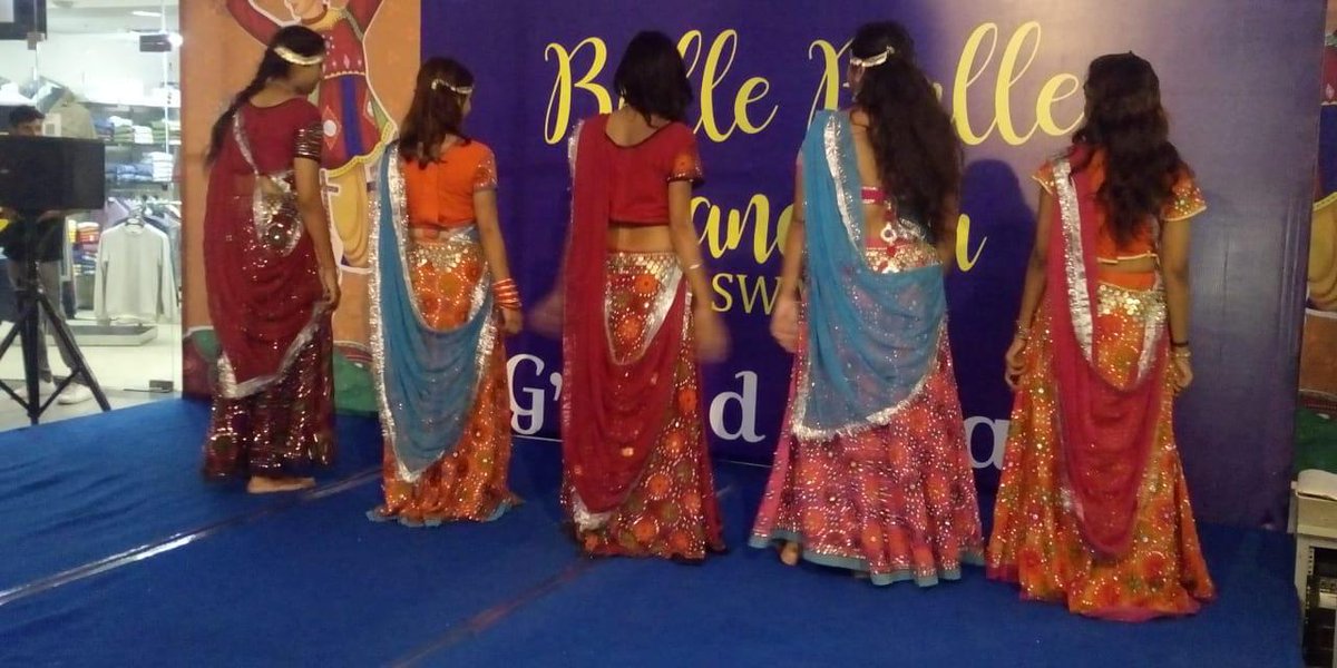 CollageViva's tweet photo. #VivaCollageMall, Jalandhar, had organised a special #Event for #navratri Celebration "Balle Balle Dandiya Swag" a grand finale of #DandiyaCompetition was held on 21st Oct,2018 
Few glimpses of the most memorable moments of #Dandiya Competition for #NavratriCelebration https://t.co/vVug4lC8bL