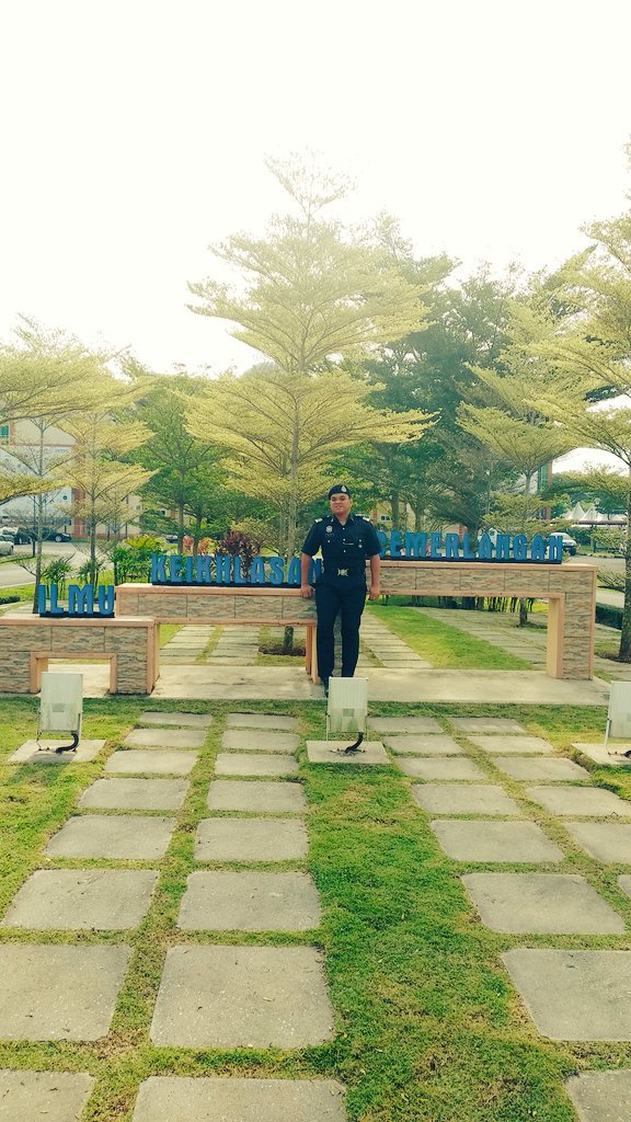 suhaimi_deen07's tweet photo. Last day of UniMAP's convocation ceremony means that my last day duty.. Tahniah utk para graduan esp graduan UniMAP ๐๐๐
#2yearscounting ๐จ๐ปโ๐
#roadtotauliah2019 ๐ฎ๐ปโโ๏ธ https://t.co/grUeFPRoAA