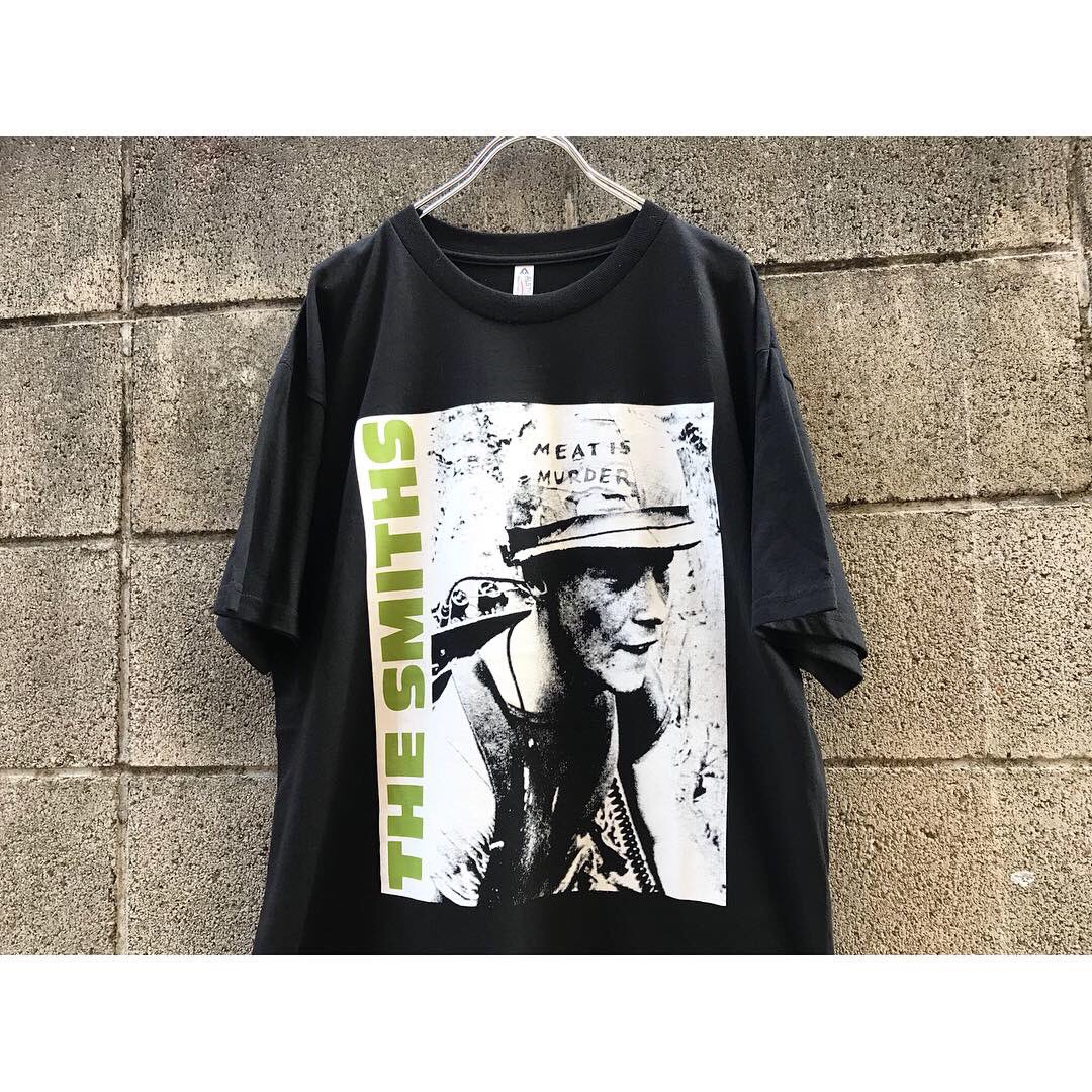 ner_shimokita's tweet photo. .
NER 2018.10.29
.
【NEW ARRIVAL】
.
.
"THE SMITHS meet is murder T- shirt"
.
.
オリジナルは数万円するので 程良いのをお探しの方に
.
.
まだTシャツが欲しいと結構言われるので追加しました
.
.
#ner #vintage #下北沢 #古着屋 #古着 #photography #入荷 #thesmiths #smiths #meetismurder https://t.co/e4bx5IhR9n