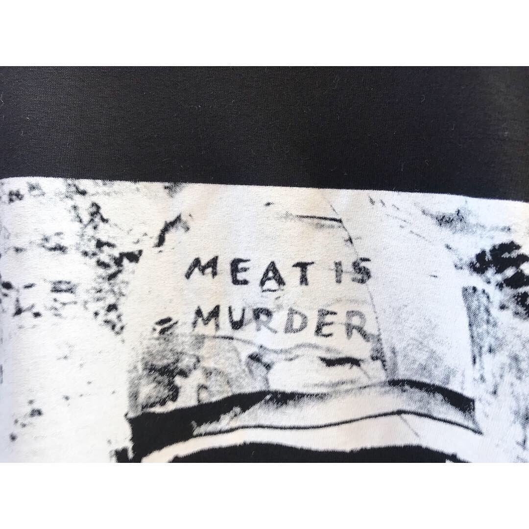 ner_shimokita's tweet photo. .
NER 2018.10.29
.
【NEW ARRIVAL】
.
.
"THE SMITHS meet is murder T- shirt"
.
.
オリジナルは数万円するので 程良いのをお探しの方に
.
.
まだTシャツが欲しいと結構言われるので追加しました
.
.
#ner #vintage #下北沢 #古着屋 #古着 #photography #入荷 #thesmiths #smiths #meetismurder https://t.co/e4bx5IhR9n