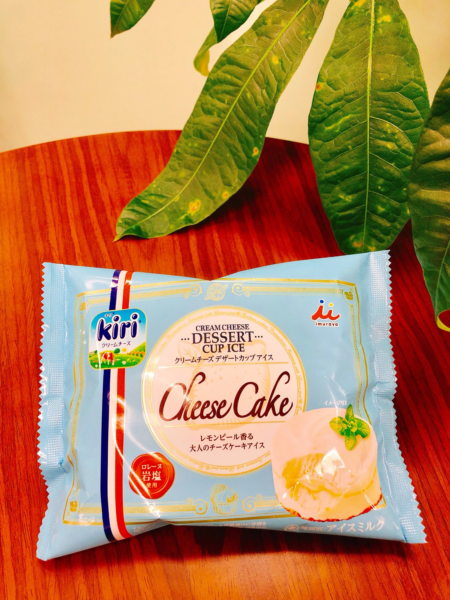 Kiri クリームチーズ 公式 On Twitter 新発売の クリームチーズデザートカップアイス チーズケーキ はもうご賞味いただけましたか 現在 コンビニ各店でお求めいただけます やわらかい口溶けとクリーミーでなめらかな食感を是非お楽しみください Https T Co