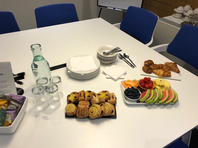 Good #morning everyone! It's a rather chilly #MondayMorning🥶. Come to #WarmUp in our #Lounge <a href="/RegusGatwick/">Regus, Gatwick South</a> located in south terminal #arrivals <a href="/Gatwick_Airport/">London Gatwick LGW</a>✈️. For just £8ph you can enjoy #WiFi📶, #Coffee☕️ and #shower🚿 rooms for £15pp. #Gatwick #Regus #Airport #Halloween