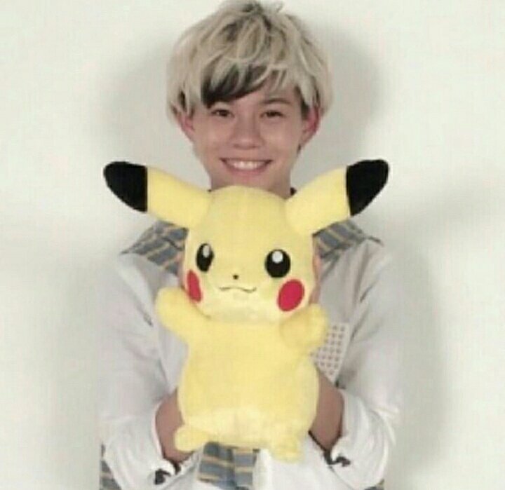I want post this again8gousha know this facts..He love Pokemon too much..He love Pikachu so much..and one pokemon i forget..Anyone 8gousha know&remember?Please tell me..