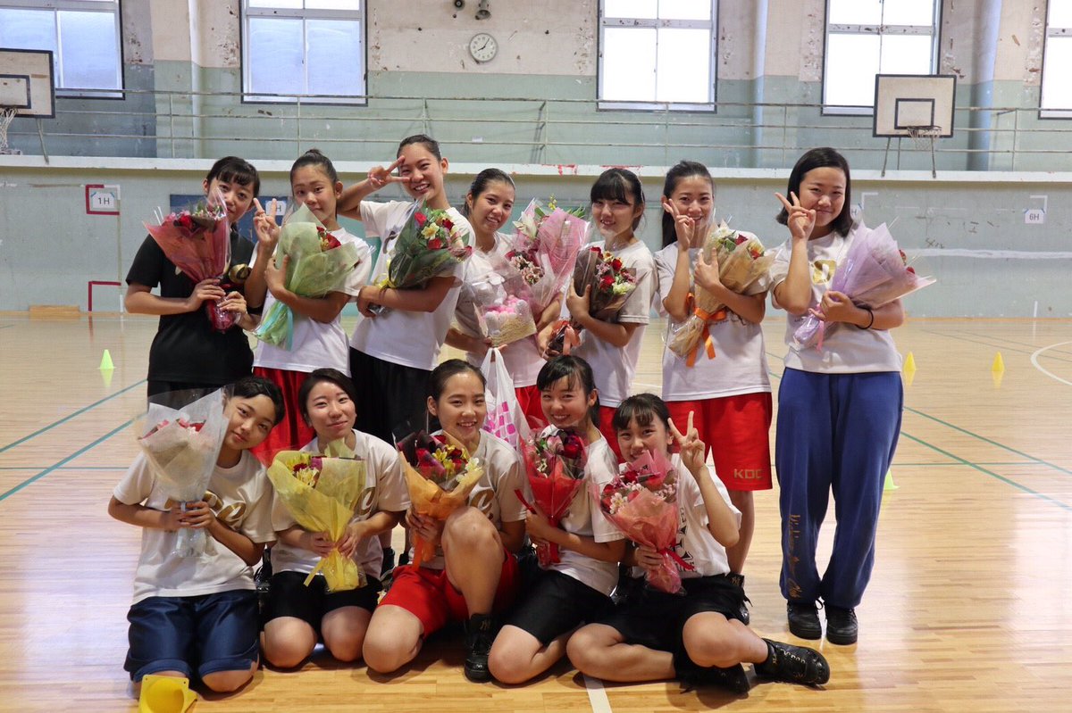 forces_12's tweet photo. KDC 8代目 FORCES引退しました！🌟
すぐに泣く泣き虫な学年でぶつかる事もめっちゃあったけどこの12人で引退迎えられて寂しいけど嬉しい😂😭
家族よりずっと一緒におったこのメンバーが大好き❤️❤️
次は9代目 Nexus 応援してるよ〜！！
@Nexus_KDC 
@KDC_Warriors 
#FORCES https://t.co/JCWuStRDDv