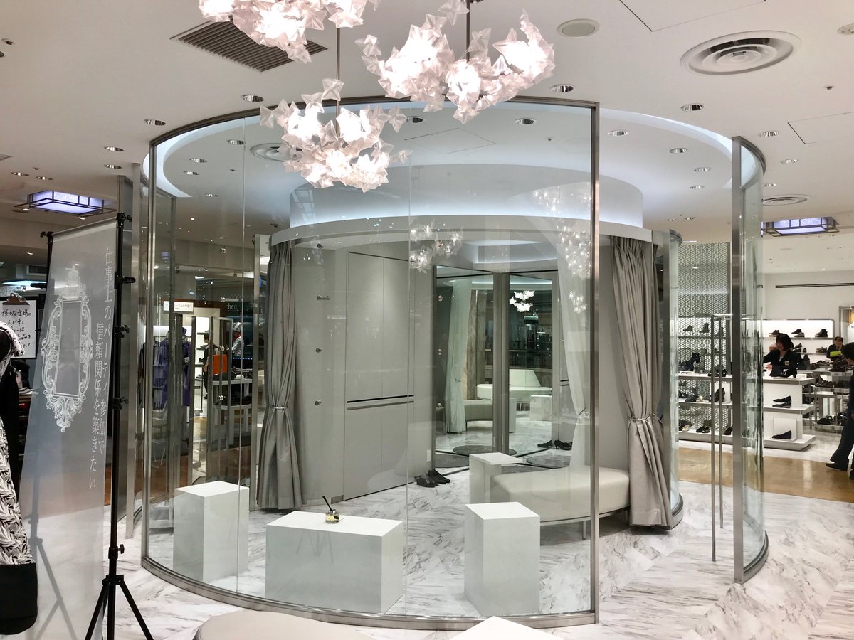 日本橋三越本店 Mitsukoshi 10 24より パーソナルショッピングデスク レディス がオープン致しました 全館のサービスをご覧いただける大きなタッチパネルや 広々としたフィッティングルームetc ぜひお気軽にいらっしゃってください Tel 03 3284
