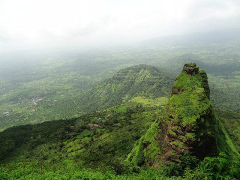 topindiantours's tweet photo. Are you an #outdoor person? plan a trip [https://t.co/lftBcCNE59] to someplace you have read somewhere or #dreamt of it after watching it in backdrop of some pictures etc. Go trekking at #PrabalgadFort [one of the #trickiest &amp; #toughest treks]
#mumbai #maharashtra #TopIndianTours https://t.co/8Xnje0a3KL