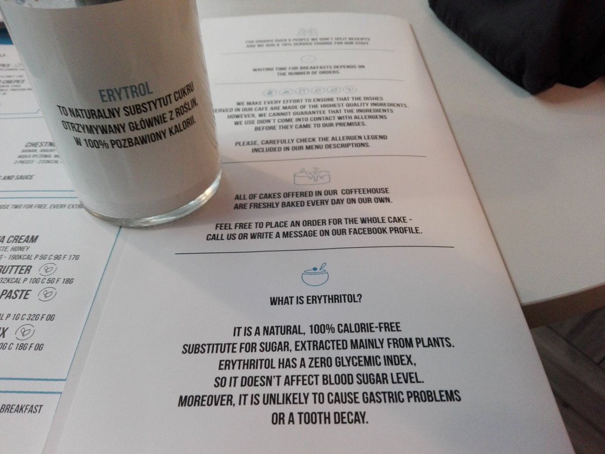 FlyandGrow's tweet photo. Pero antes a reponer fuezas, que hoy he salido antes que el sol 💪 #Healthylifestylecafe en #Cakester, una cafetería vegana, con productos sin azucar añadido y recién hechos... ¿tiene pintaza o no? #flyPolonia https://t.co/fwwqYXDGYs